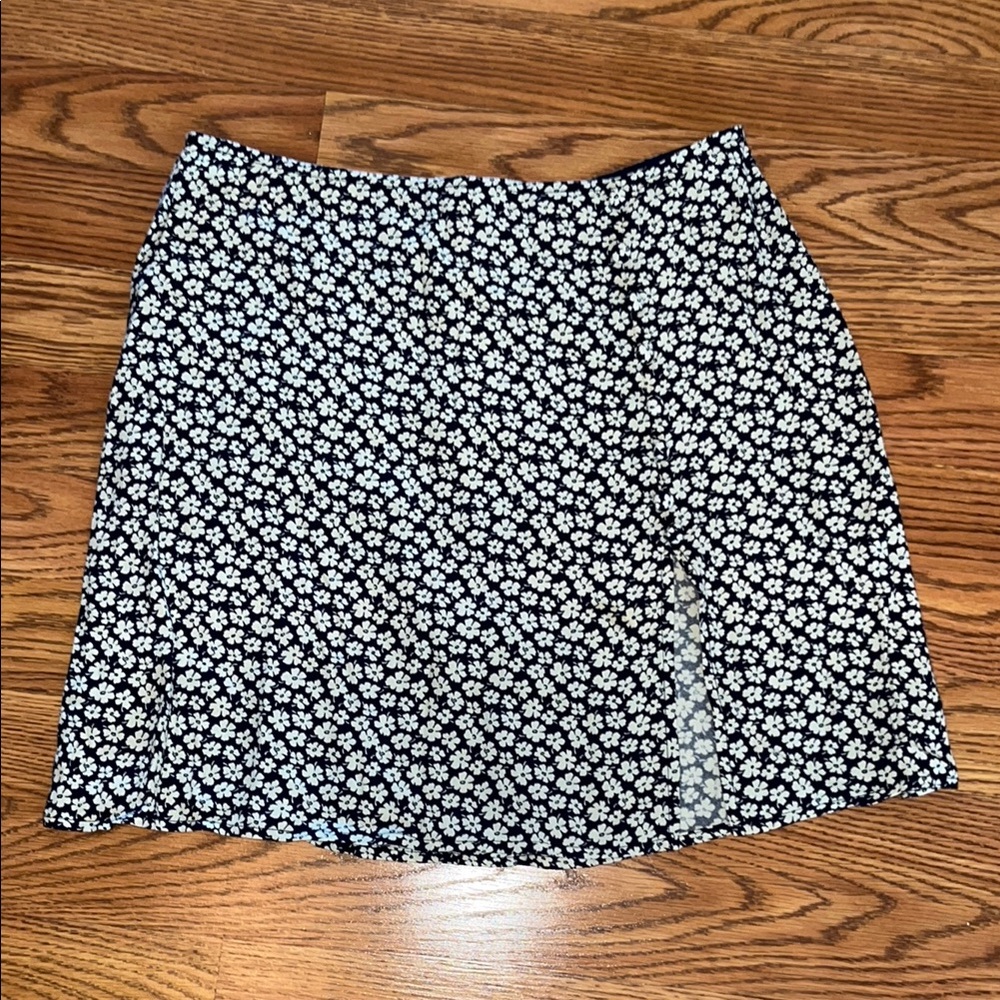 Reformation Fran Thigh Slit Mini Skirt In Navy And White Floral Print Size 6